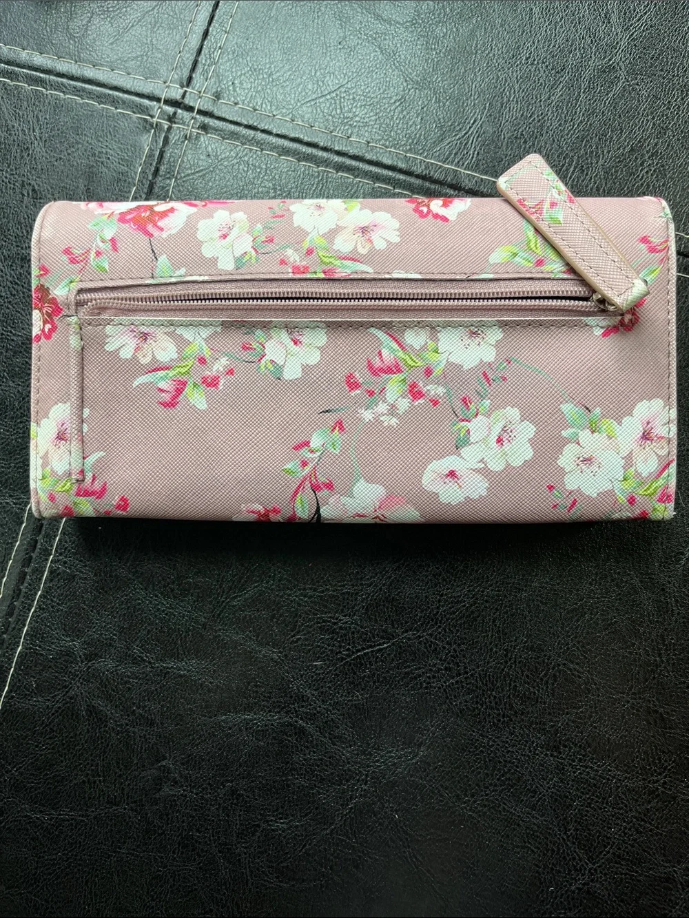Source Unknown Floral Pink Clutch Wallet with Gold Plaque